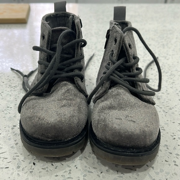 Zara kids boots - Picture 1 of 5